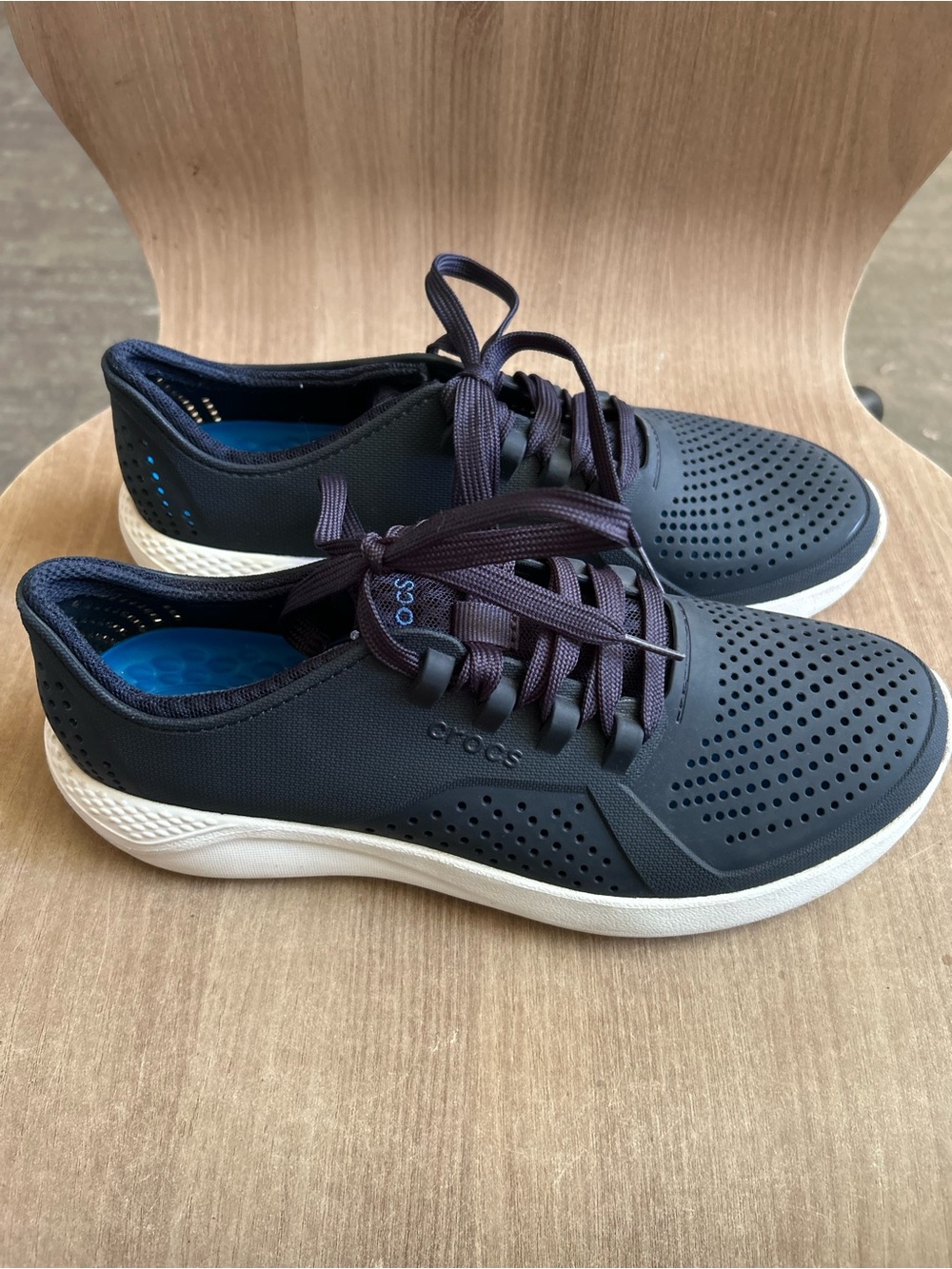 Mens crocs sneakers size 9